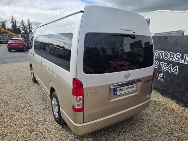 2025 Toyota Hiace, 3 of 12