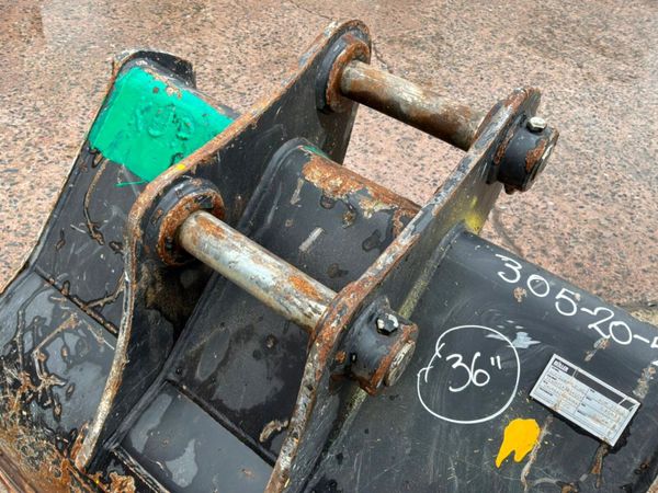 36" Miller digging bucket....50mm pins.......261kp 397975296