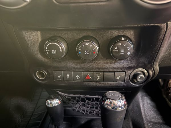 2015 Jeep Wrangler Unlimited 2.8D Auto **2 Seat** 397900649