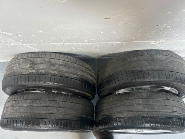 Volkswagen Golf Alloys 17” 397934991