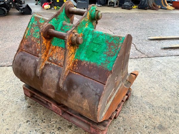48" Case digging bucket.......65mm pins.........28 398050807