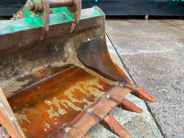 48" Case digging bucket.......65mm pins.........28 398050808