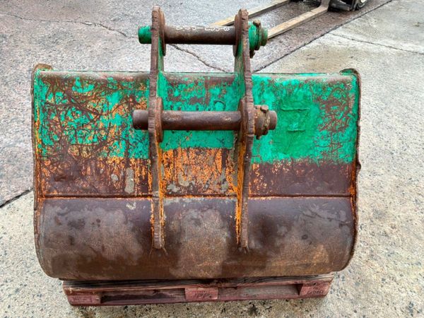 48" Case digging bucket.......65mm pins.........28 398050809