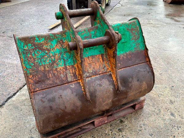 48" Case digging bucket.......65mm pins.........28 398050811