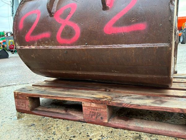 43" Strickland digging bucket.......65mm pins..... 398056920