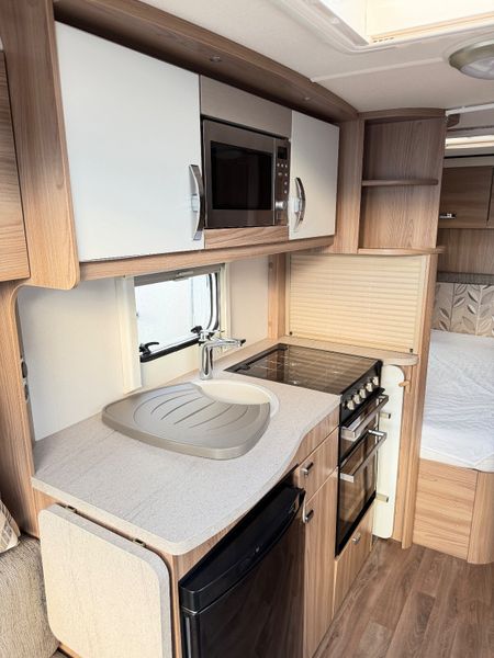 ✨2015 SWIFT FREESTYLE SE 4 BERTH FIXED BED✨ 398031733