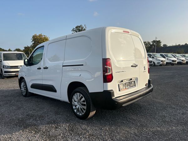 Peugeot Partner LWB 398111106