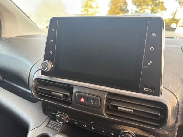 Peugeot Partner LWB 398111127
