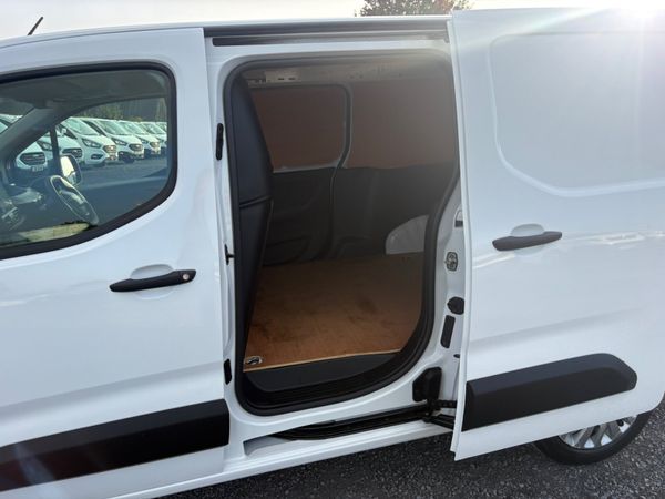 Peugeot Partner LWB 398111133