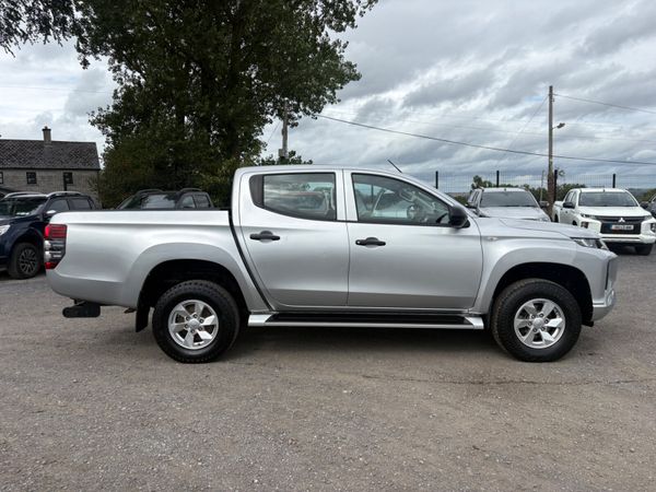 Mitsubishi L200 398112512