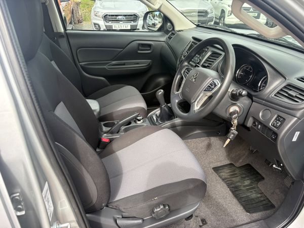 Mitsubishi L200 398112521