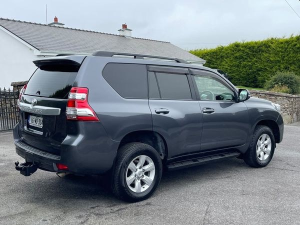 2016 Toyota Land Cruiser LWB Auto… 398250368