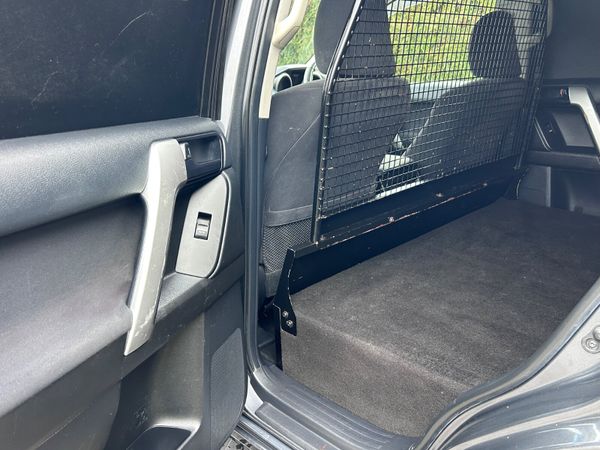2016 Toyota Land Cruiser LWB Auto… 398250465