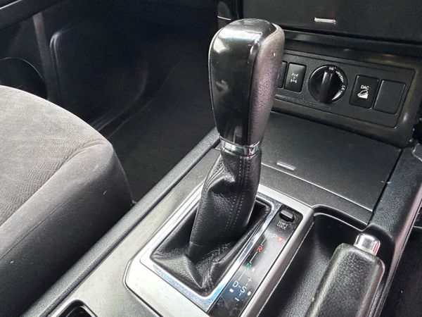 2016 Toyota Land Cruiser LWB Auto… 398250478