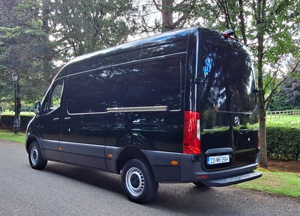2022 Mercedes-Benz Sprinter, 2 of 9