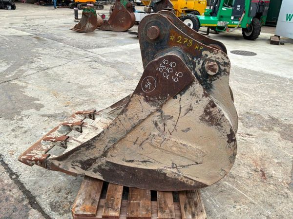 34" JCB digging bucket......65mm pins..........278 398290483