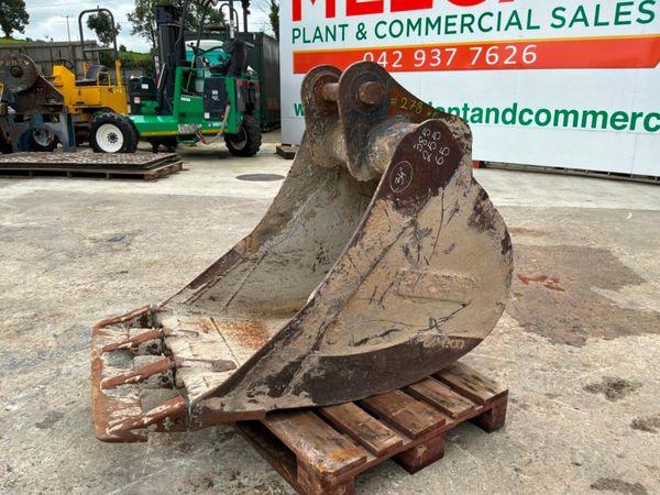 34" JCB digging bucket......65mm pins..........278 398290485