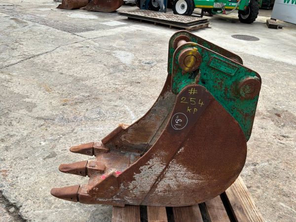 18" Strickland digging bucket.....50mm pins......2 398290559