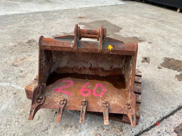 36" Rhinox digging Bucket....45mm pins.......260kp 398290644