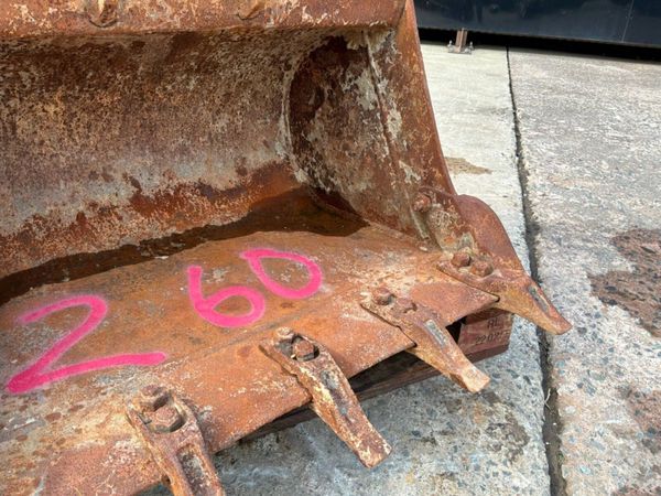 36" Rhinox digging Bucket....45mm pins.......260kp 398290626