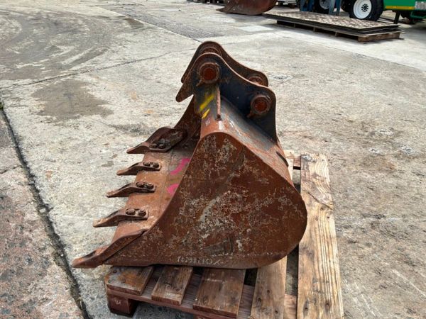 36" Rhinox digging Bucket....45mm pins.......260kp 398290632