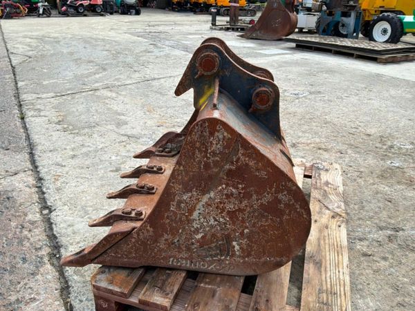 36" Rhinox digging Bucket....45mm pins.......260kp 398290637