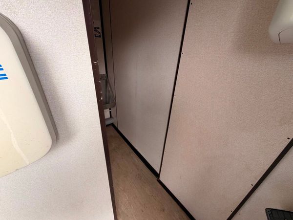 16 x 9  male / female toilet block unit ....3732 398290793