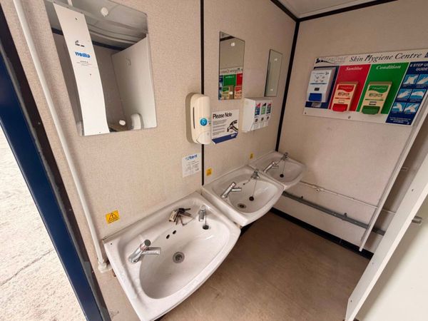 16 x 9  male / female toilet block unit ....3732 398290799