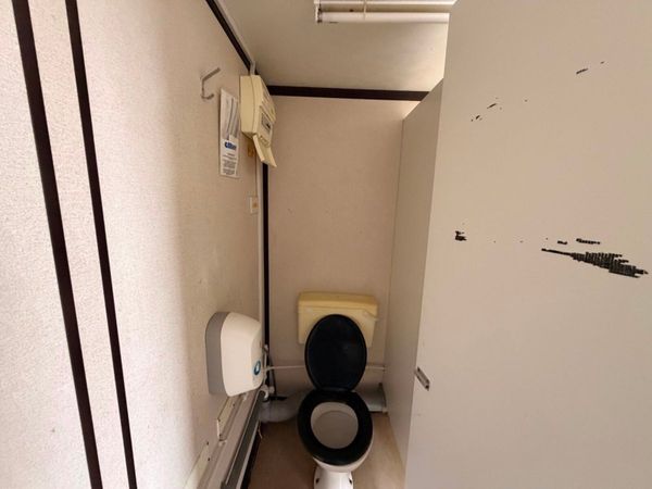16 x 9  male / female toilet block unit ....3732 398290807
