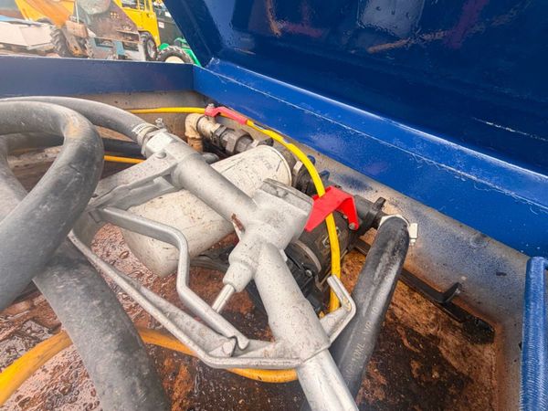 steel diesel fuel bowser , 12 volt pump + nozzle . 398295597