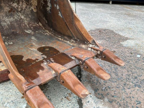 36" digging bucket........80mm pins........315kp. 398295509