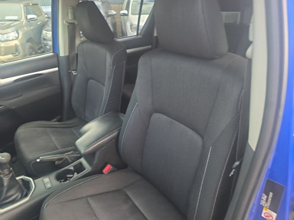 Toyota Hilux 2.4 D4D Invincible 398218386