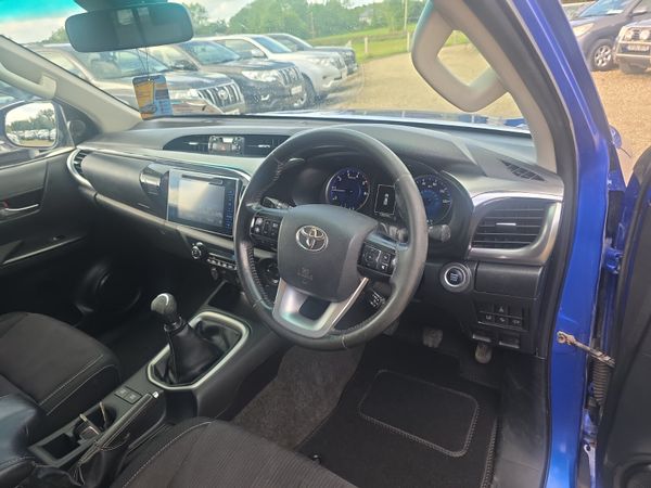 Toyota Hilux 2.4 D4D Invincible 398218388