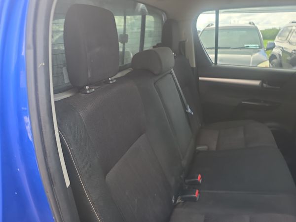 Toyota Hilux 2.4 D4D Invincible 398218396