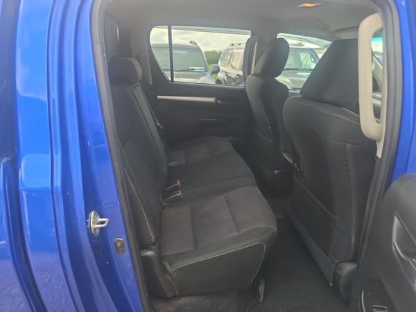 Toyota Hilux 2.4 D4D Invincible 398218398
