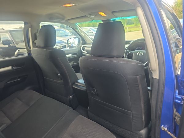 Toyota Hilux 2.4 D4D Invincible 398218399
