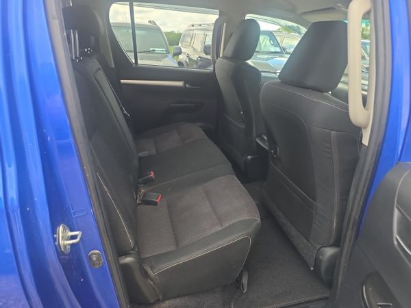 Toyota Hilux 2.4 D4D Invincible 398218401