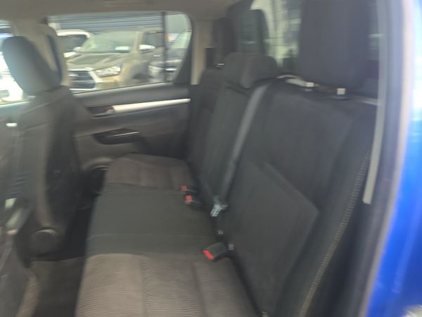 Toyota Hilux 2.4 D4D Invincible 398218411