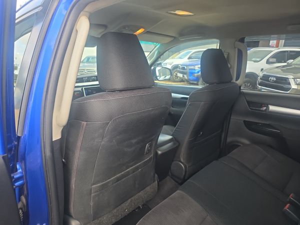 Toyota Hilux 2.4 D4D Invincible 398218412