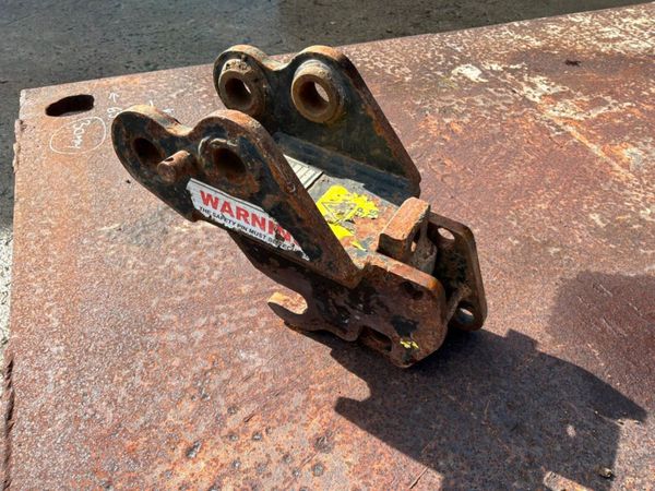 Strickland quick hitch...30mm pins....mini digger. 398384927