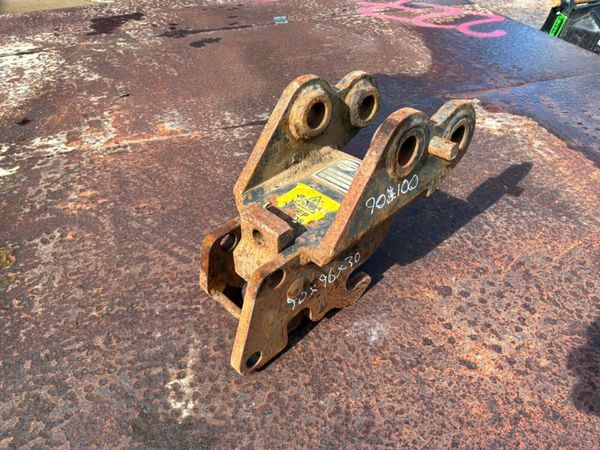 Strickland quick hitch...30mm pins....mini digger. 398384929