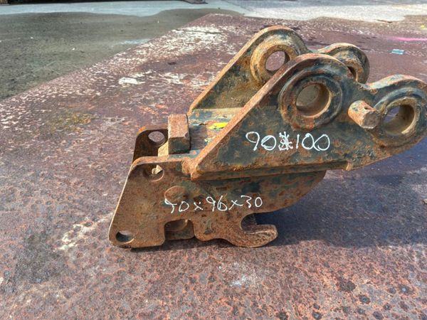 Strickland quick hitch...30mm pins....mini digger. 398384931
