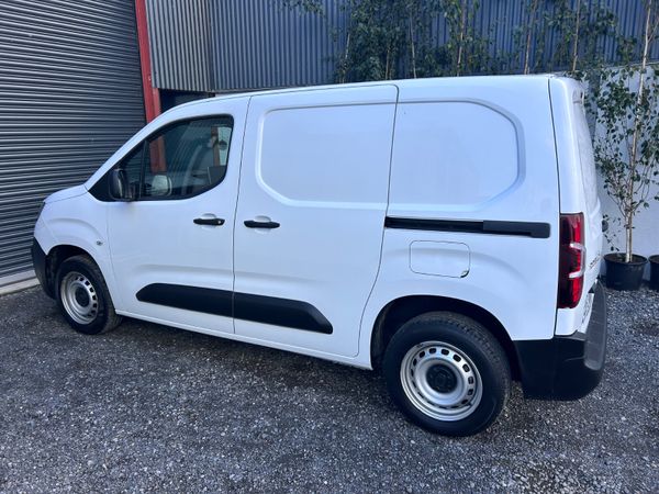 2023 Fiat Doblo - 29’000 kms! 398394235