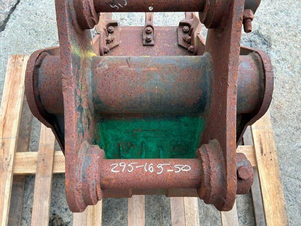 18" toothed digging bucket........50mm pins....... 398445857