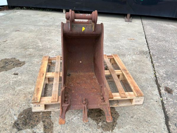 18" toothed digging bucket........50mm pins....... 398445861