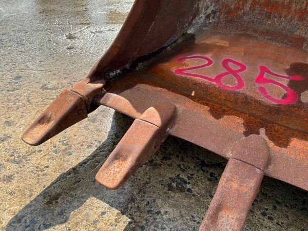 48" toothed digging bucket......65mm pins.......28 398445904
