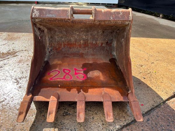 48" toothed digging bucket......65mm pins.......28 398445906