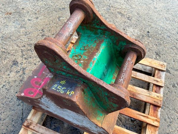 18" gummy digging bucket....50mm pins........256kp 398445916
