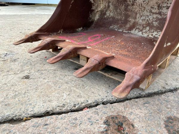 48" digging bucket....65mm pins....291kp. 398401651