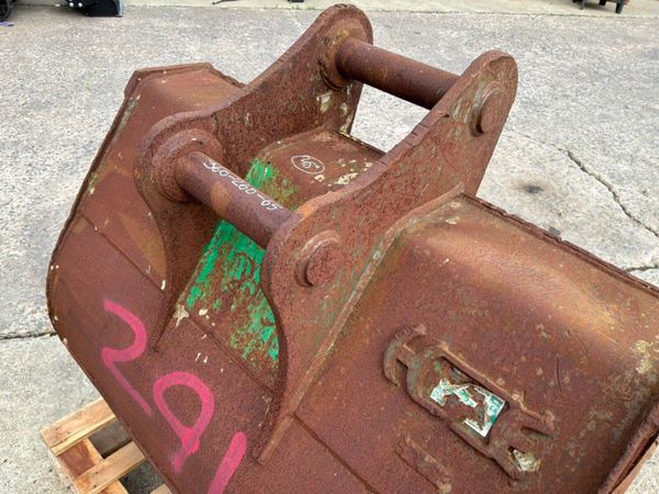 48" digging bucket....65mm pins....291kp. 398401672